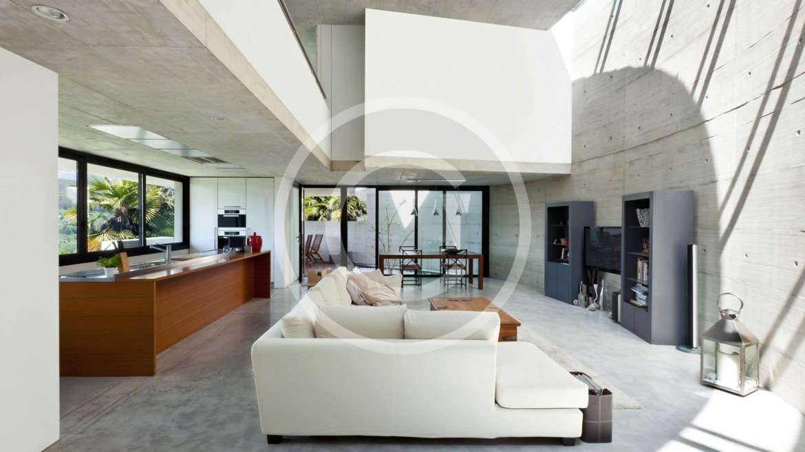 Central Town Mansion